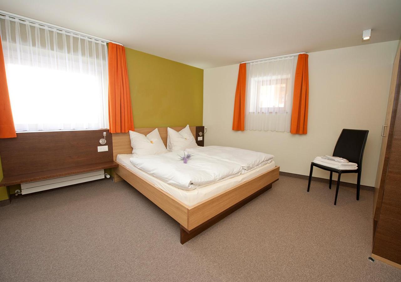 Hotel Garni Bergsonne Samnaun Habitación foto